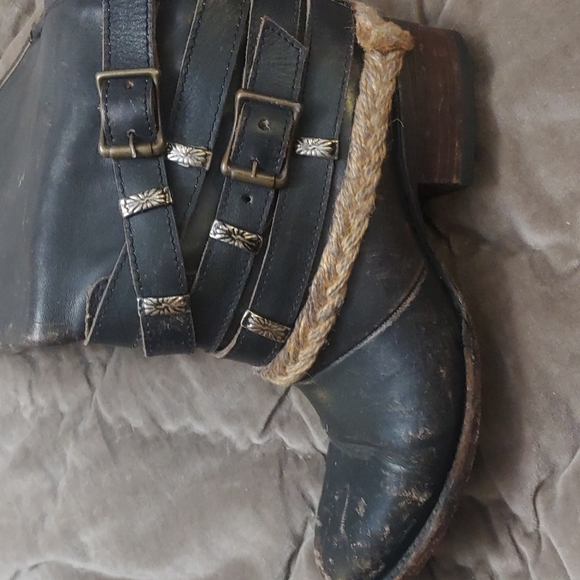 FREE PEOPLE BOOTS...Sz 7 Gorgeous - Picture 5 of 7